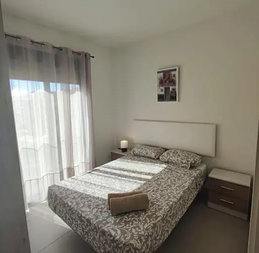 Piso Completo-parking Gratuito Apartamento *