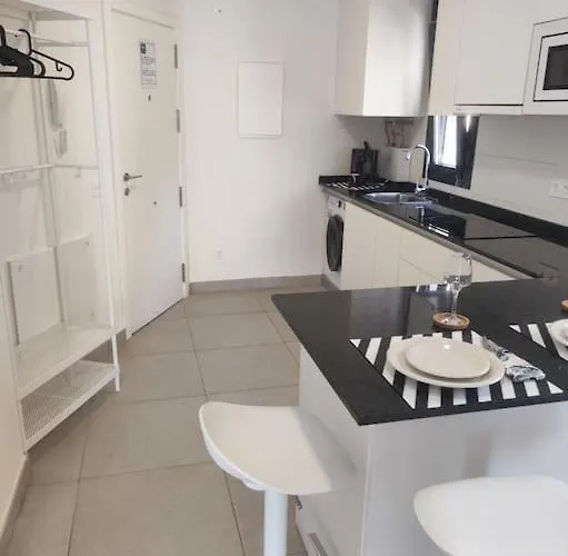 Piso Completo-parking Gratuito Apartamento *