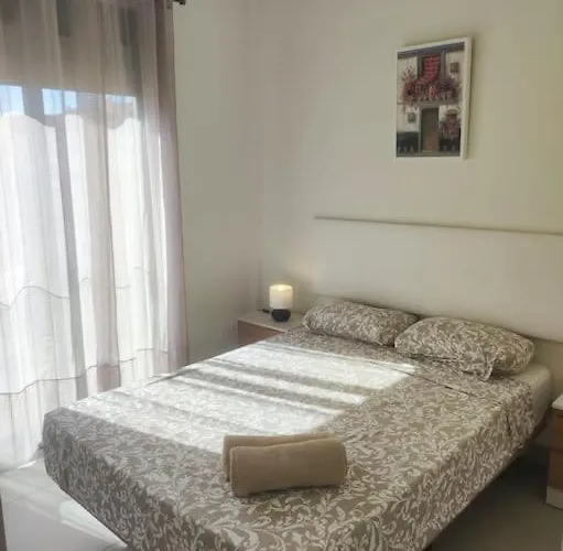 Piso Completo-parking Gratuito Apartamento *